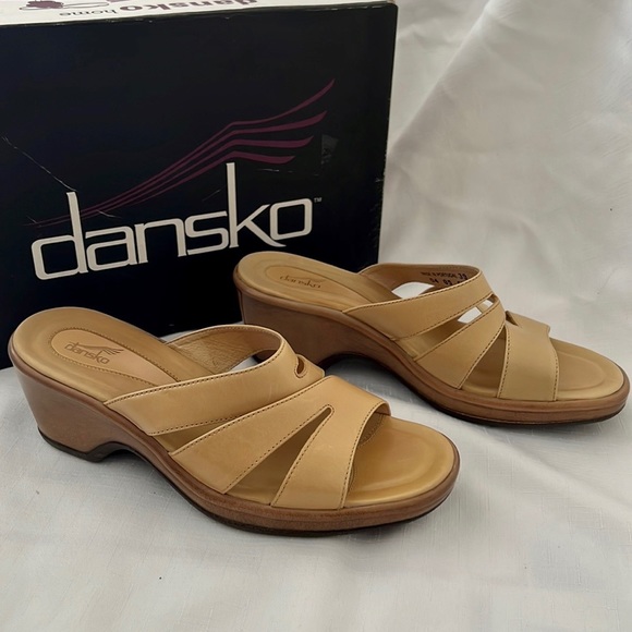 Dansko~Sandals / Like New - Picture 16 of 16